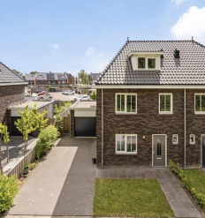De Redoute 33, Stad aan 't Haringvliet