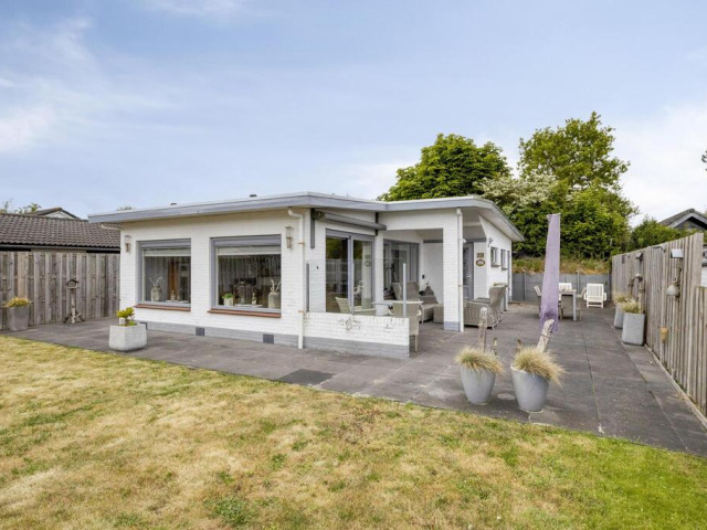 Duinakker 10, Ouddorp