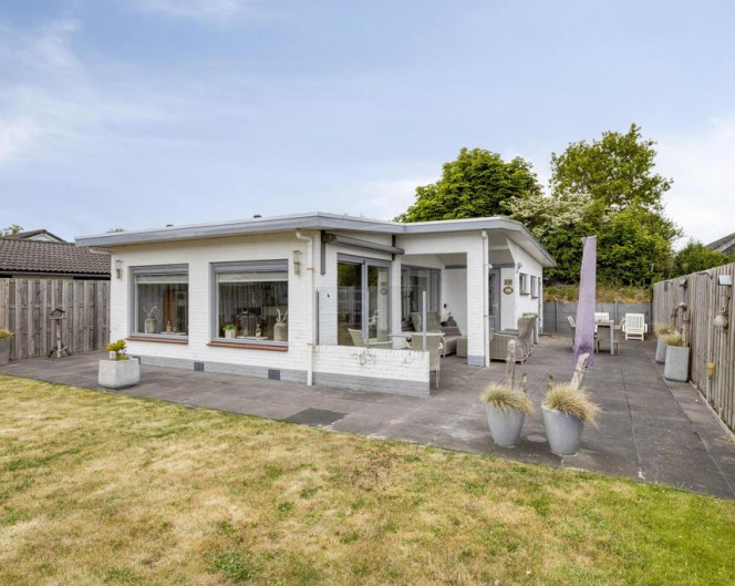 Duinakker 10, Ouddorp