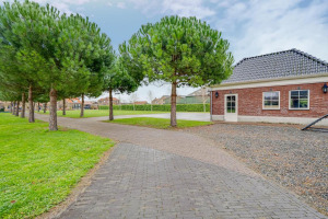 Molenweg 15, Oude-Tonge